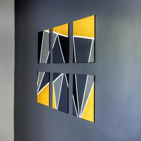 J-Mo Home - Magny - Moderne Et Chaleureux ภายนอก รูปภาพ