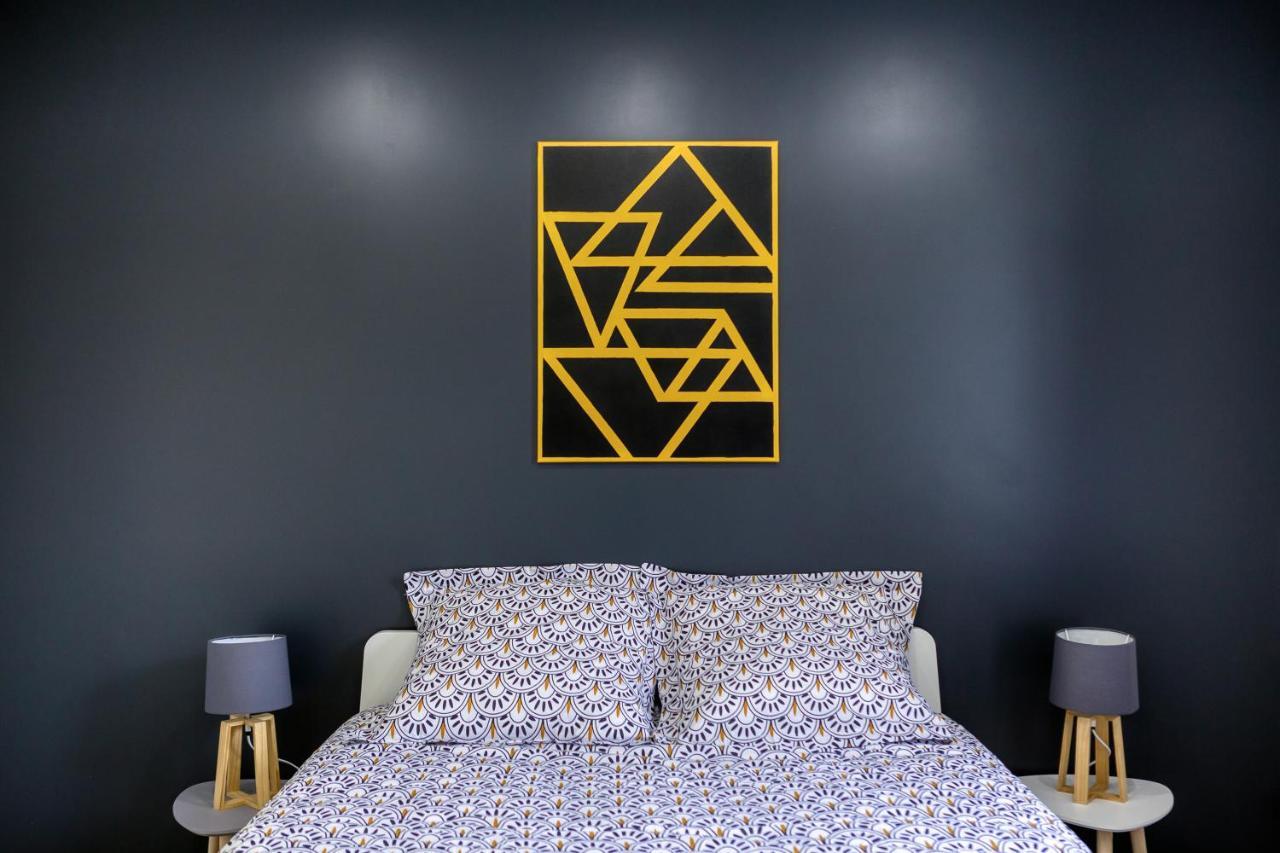 J-Mo Home - Magny - Moderne Et Chaleureux ภายนอก รูปภาพ