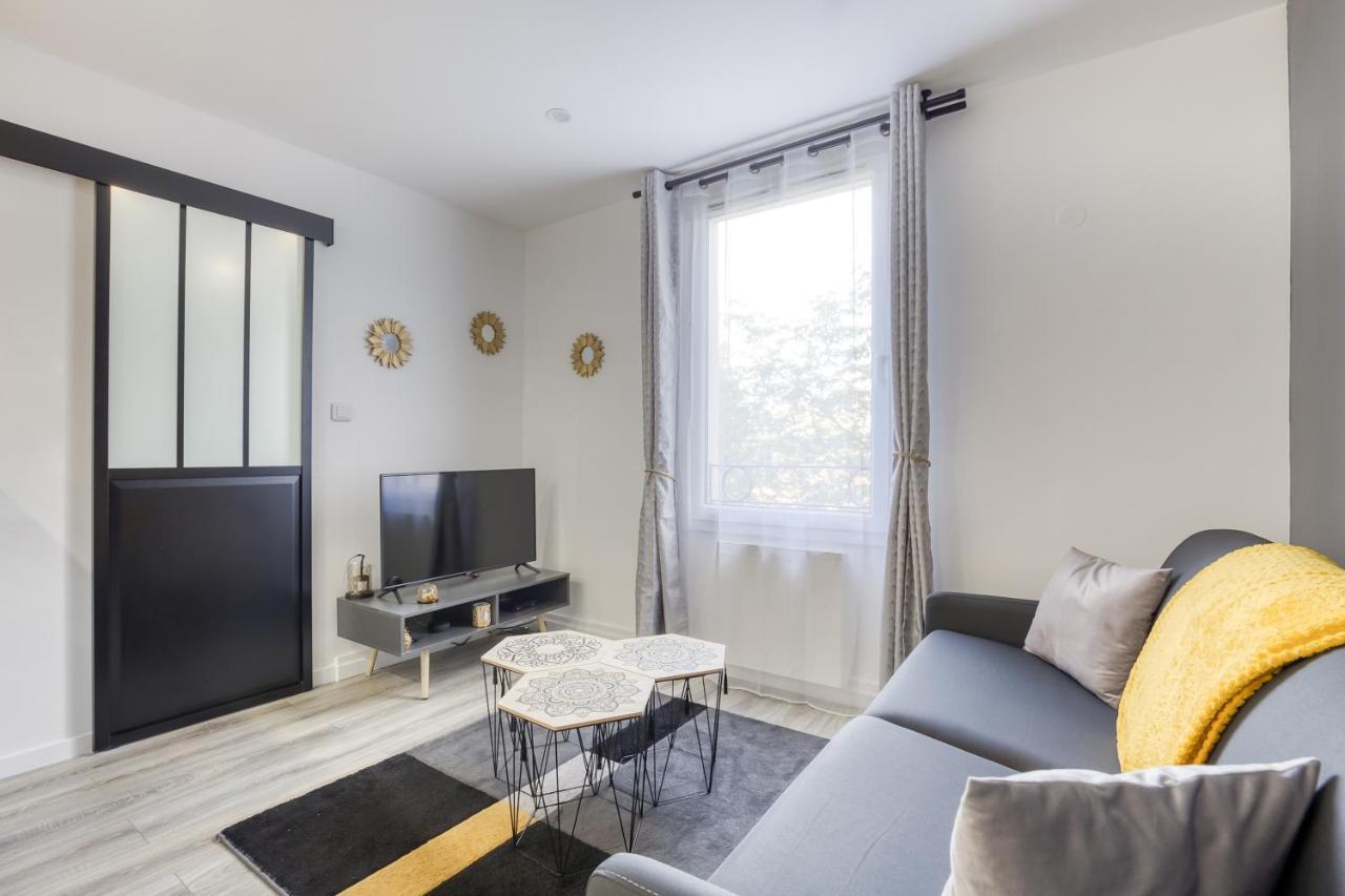 J-Mo Home - Magny - Moderne Et Chaleureux ภายนอก รูปภาพ