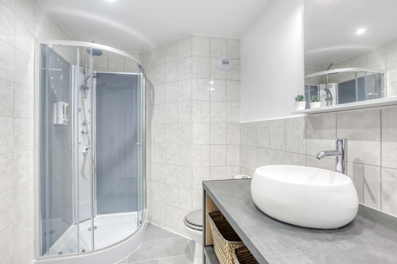 J-Mo Home - Magny - Moderne Et Chaleureux ภายนอก รูปภาพ