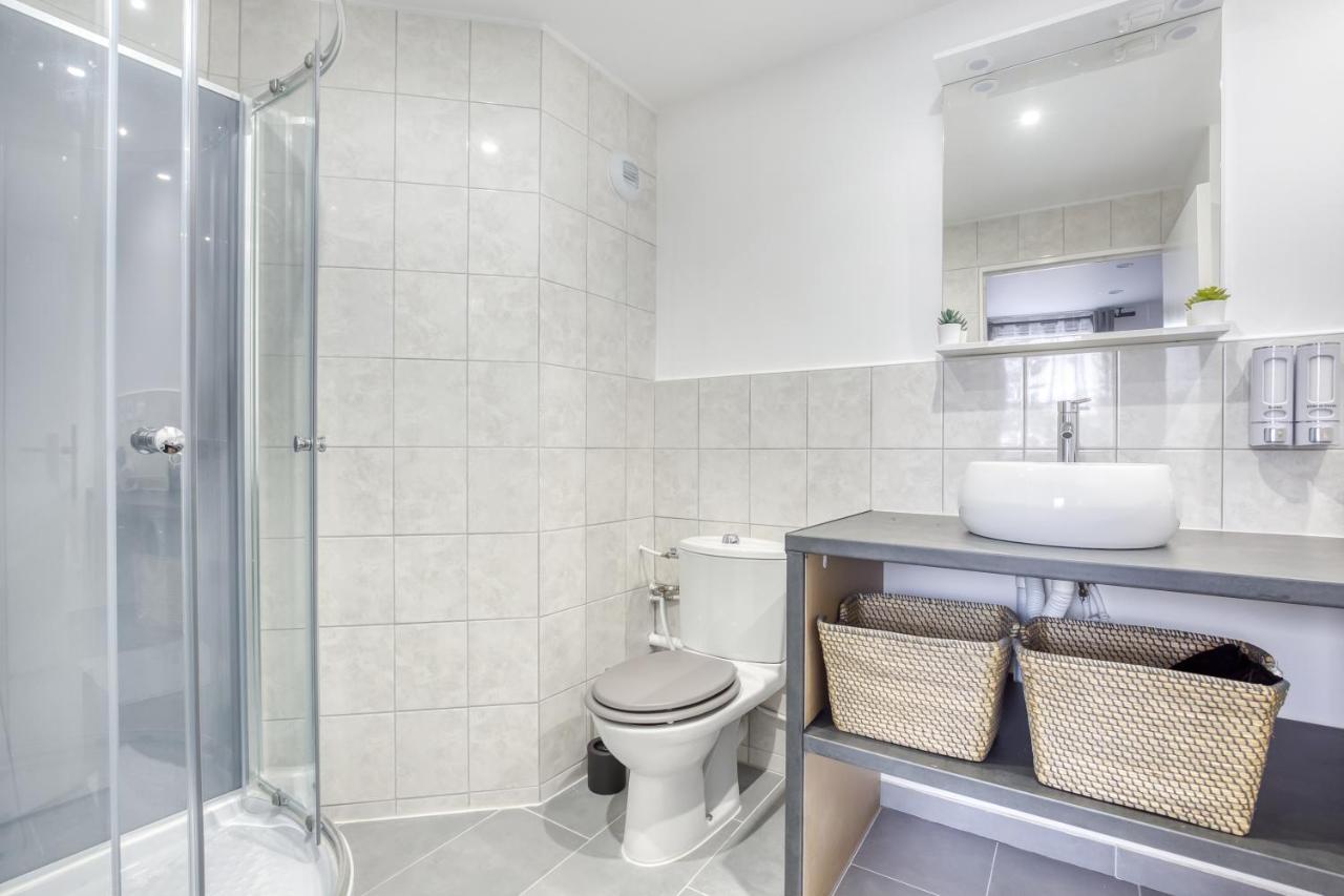 J-Mo Home - Magny - Moderne Et Chaleureux ภายนอก รูปภาพ